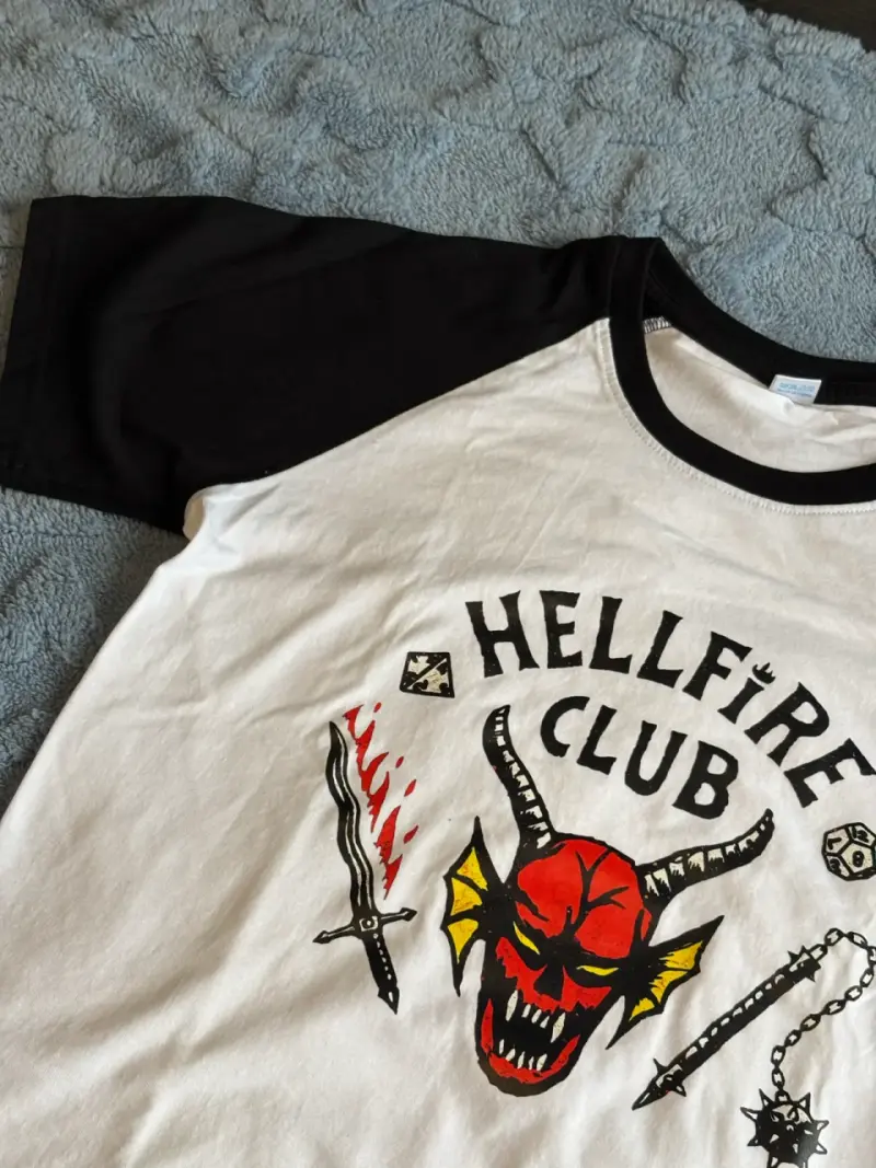 Polera Hellfire Club estilo béisbol Stranger Thing - 2