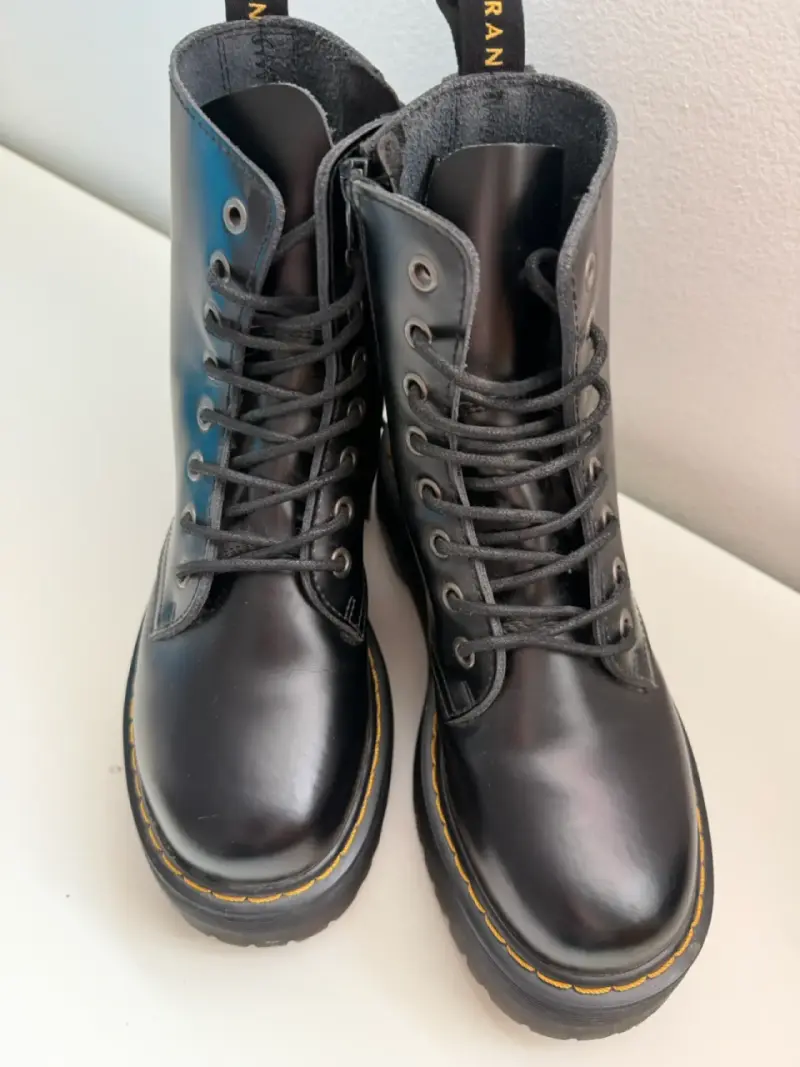 Botas negras con plataforma CMORAN bototos - 1