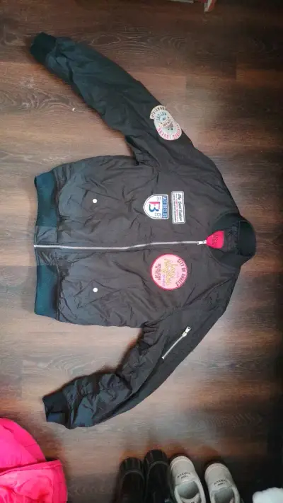 Chaqueta bomber negra con parches NSK - miniatura 1