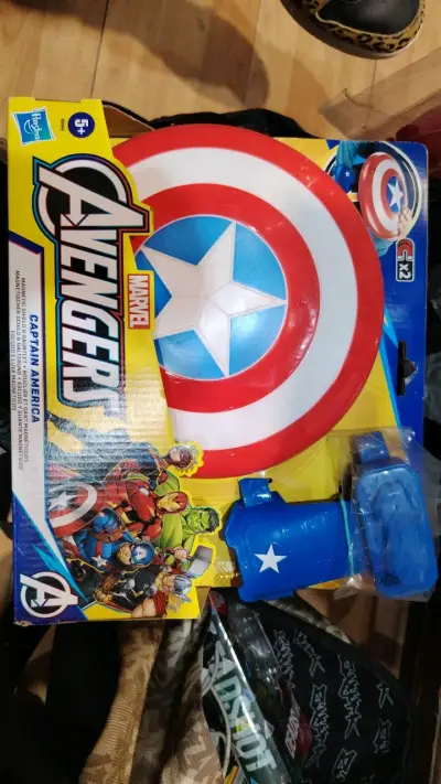 Escudo magnético Capitán América Marvel Avengers - miniatura 1