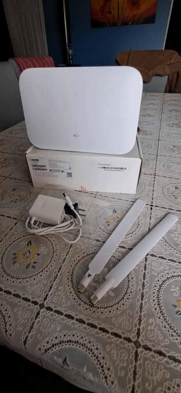 Router Huawei 4G+ con antenas desmontables - 4