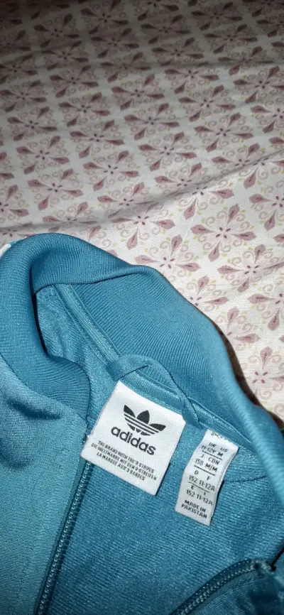 Conjunto deportivo Adidas original para niños - miniatura 2