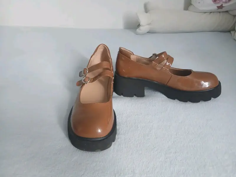 Zapatos de charol marrón con plataforma - 3