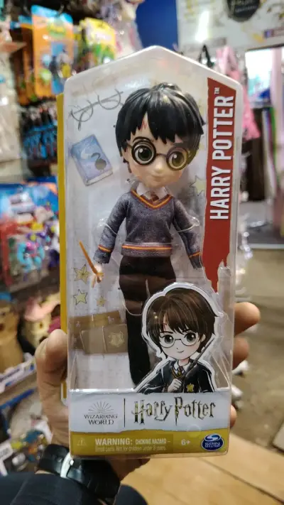 Muñeco Harry Potter con Varita - miniatura 5