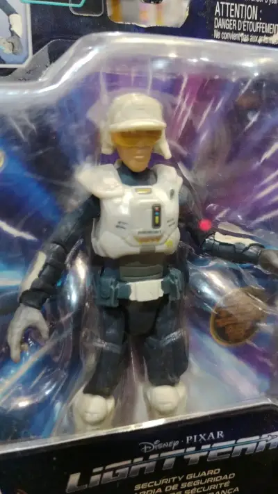 Figura de acción Lightyear Guardia de Seguridad - miniatura 2