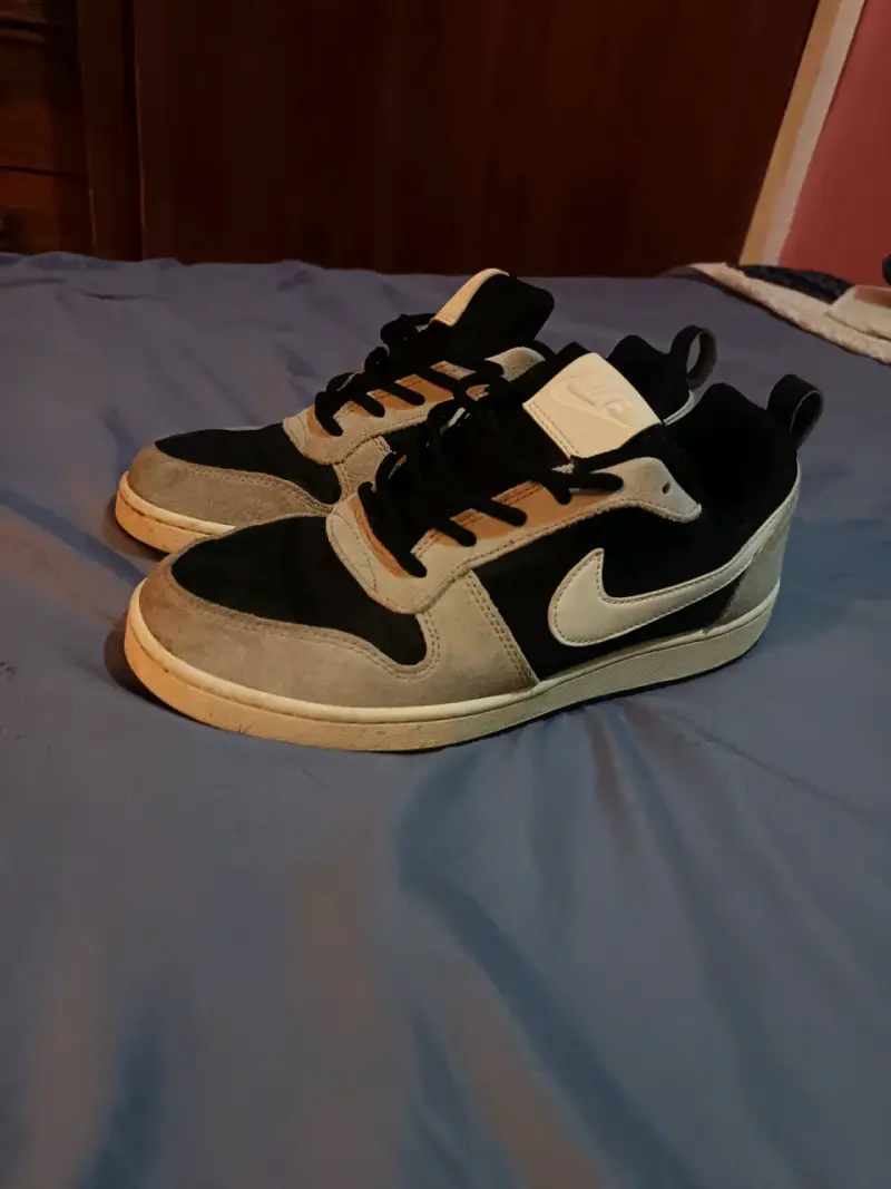 Zapatillas deportivas Nike negras y grises - 2