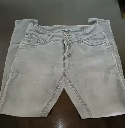 Lote de jeans y leggings para mujer - miniatura 2