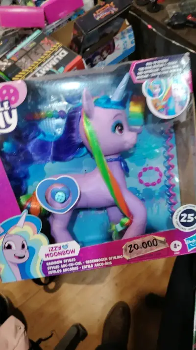 Muñeca My Little Pony Izzy Moonbow con Estilo Arcoíris - miniatura 1