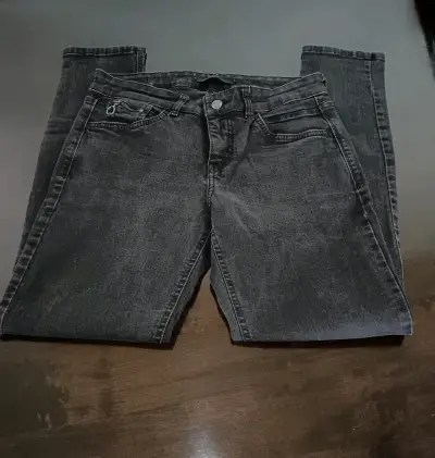 Lote de jeans para mujer en varios estilos - miniatura 4