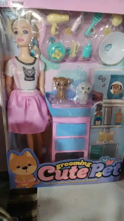 Muñeca con accesorios de cuidado de mascotas - miniatura 1