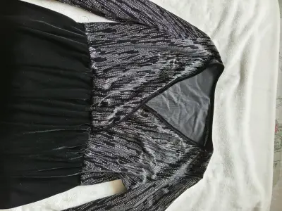 Vestido negro con brillo para mujer - miniatura 2