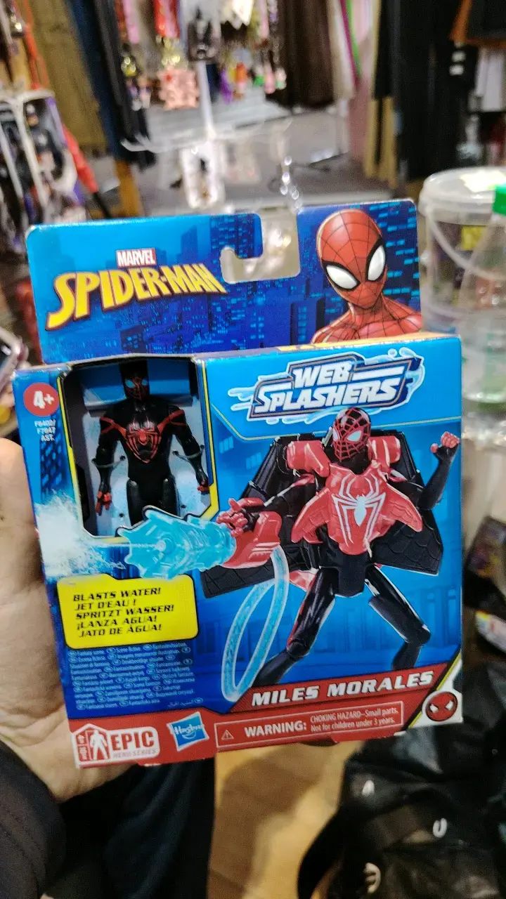 Figura de acción Miles Morales Spider-Man con lanzador de agua - 2
