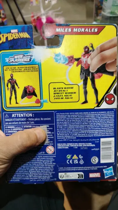 Figura de acción Miles Morales Spider-Man con lanzador de agua - miniatura 5