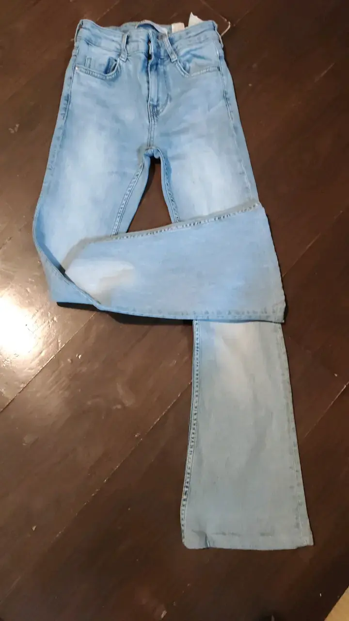 Jeans de mezclilla azul claro Zara para mujer - 1