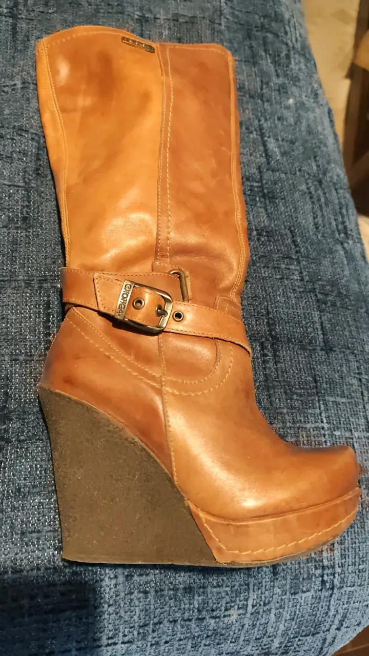 Botas de cuero marrón con plataforma