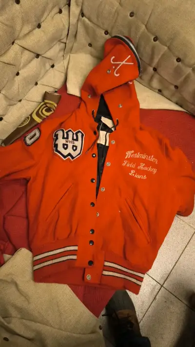 Chaqueta Varsity Roja Westminster Field Hockey - miniatura 1