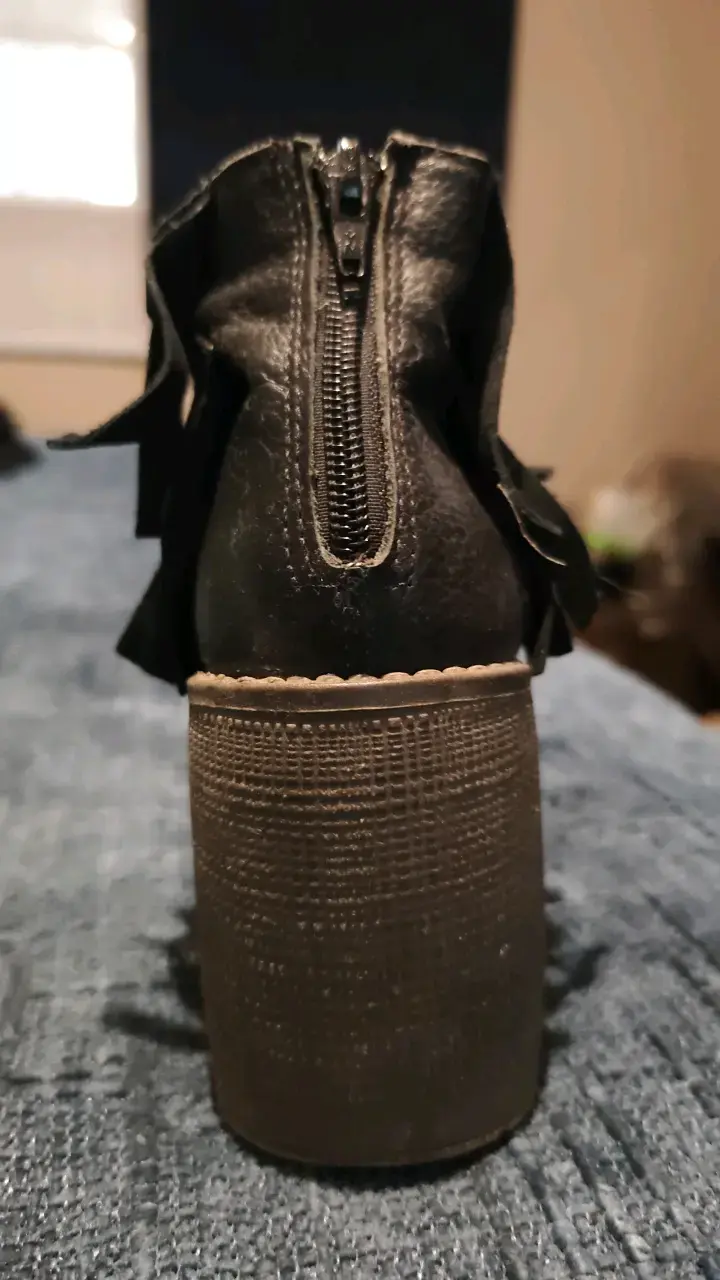 Botines de cuero negro con flecos y tacón alto - 4