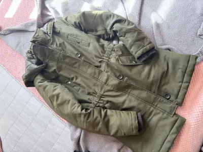 Parka verde militar para mujer marca Only - miniatura 1