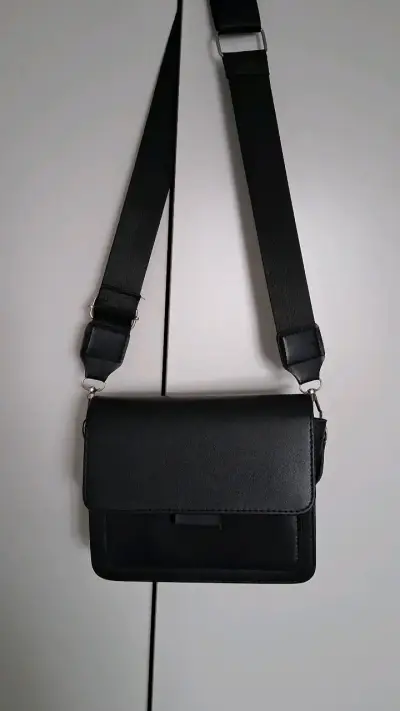 Bolso bandolera negro elegante - miniatura 1