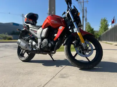 Moto Yamaha FZ Naranja TRANFERIBLE. - miniatura 1