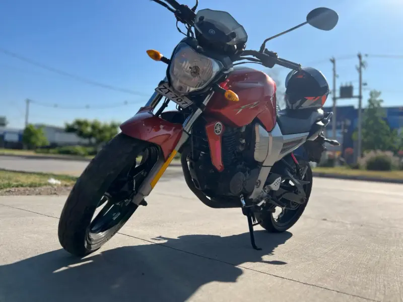 Moto Yamaha FZ Naranja TRANFERIBLE. - 2