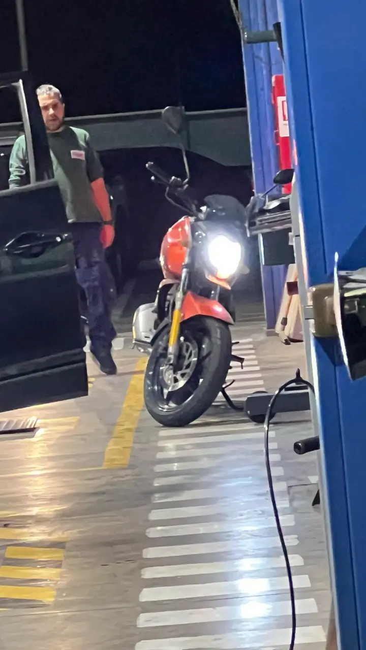 Moto Yamaha FZ Naranja TRANFERIBLE. - 3