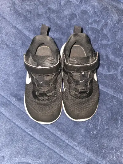 Zapatillas deportivas negras para niños Nike - miniatura 1