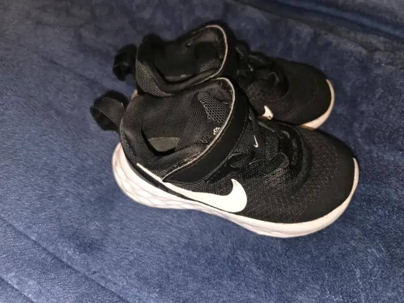 Zapatillas deportivas negras para niños Nike - 2