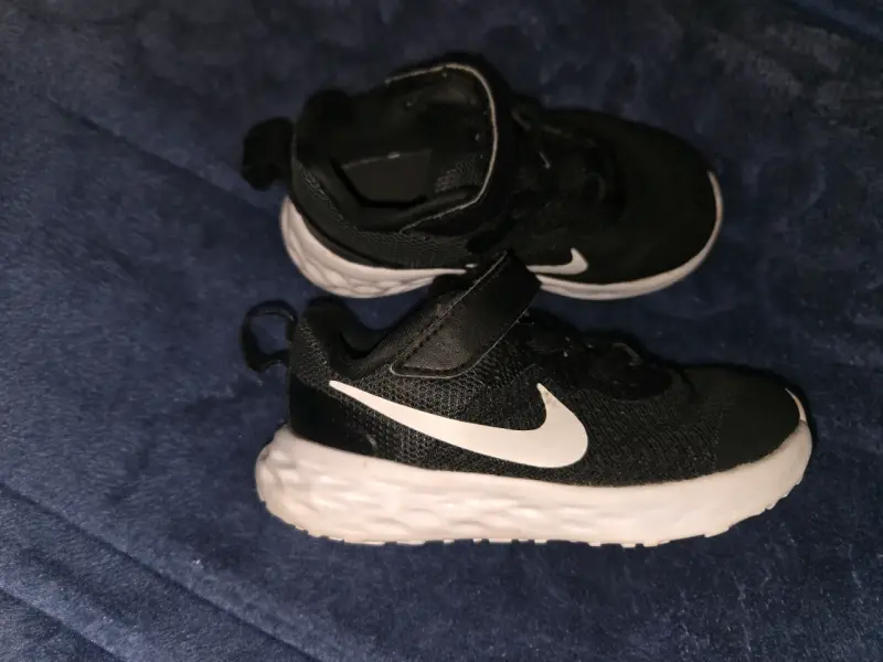 Zapatillas deportivas negras para niños Nike - 3