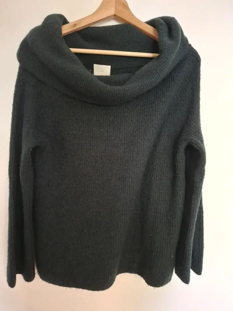 Suéter de lana verde oscuro cuello alto Talla S - 2
