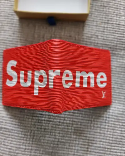 Billetera Louis Vuitton x Supreme roja de cuero - miniatura 2