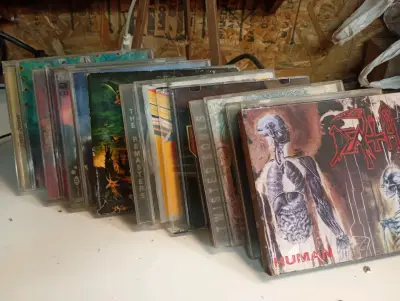 Colección de CDs de música metal - miniatura 1