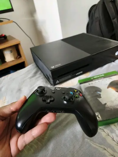 Consola Xbox One con juegos - miniatura 4