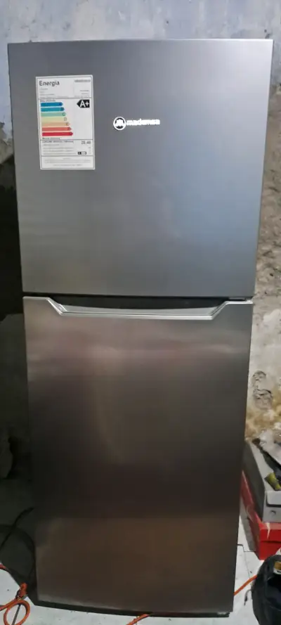 Refrigerador Mademsa de acero inoxidable - miniatura 1