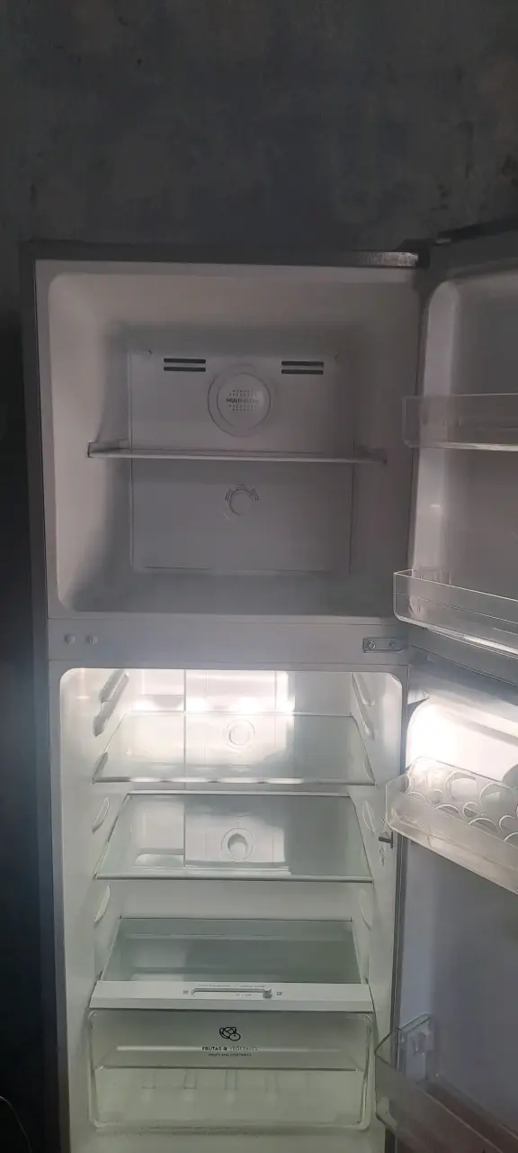 Refrigerador Mademsa de acero inoxidable - 2