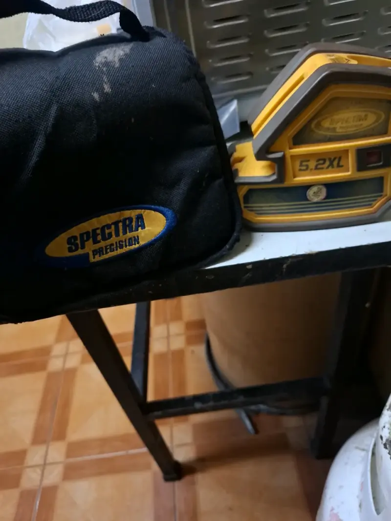 Nivel láser Spectra Precision 5.2XL con estuche - 2