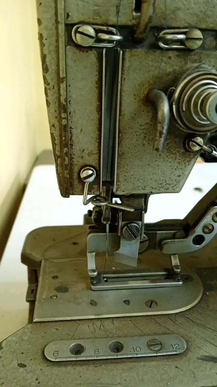 Máquina Ojaladora Industrial Brother - 2