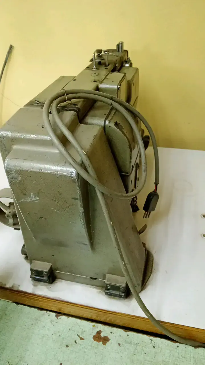 Máquina Ojaladora Industrial Brother - 3