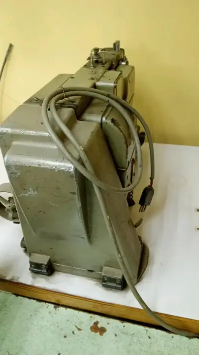 Máquina Ojaladora Industrial Brother - miniatura 3