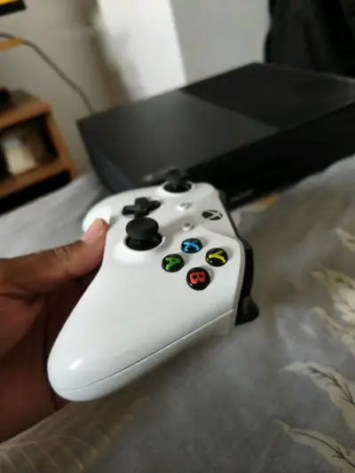 Control inalámbrico blanco para Xbox One - miniatura 2