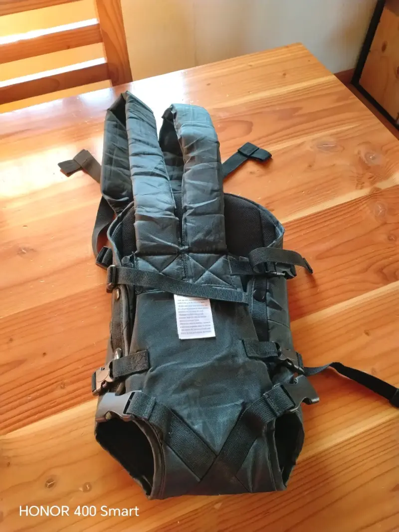 Mochila portabebé Bebesit negra ajustable - 2