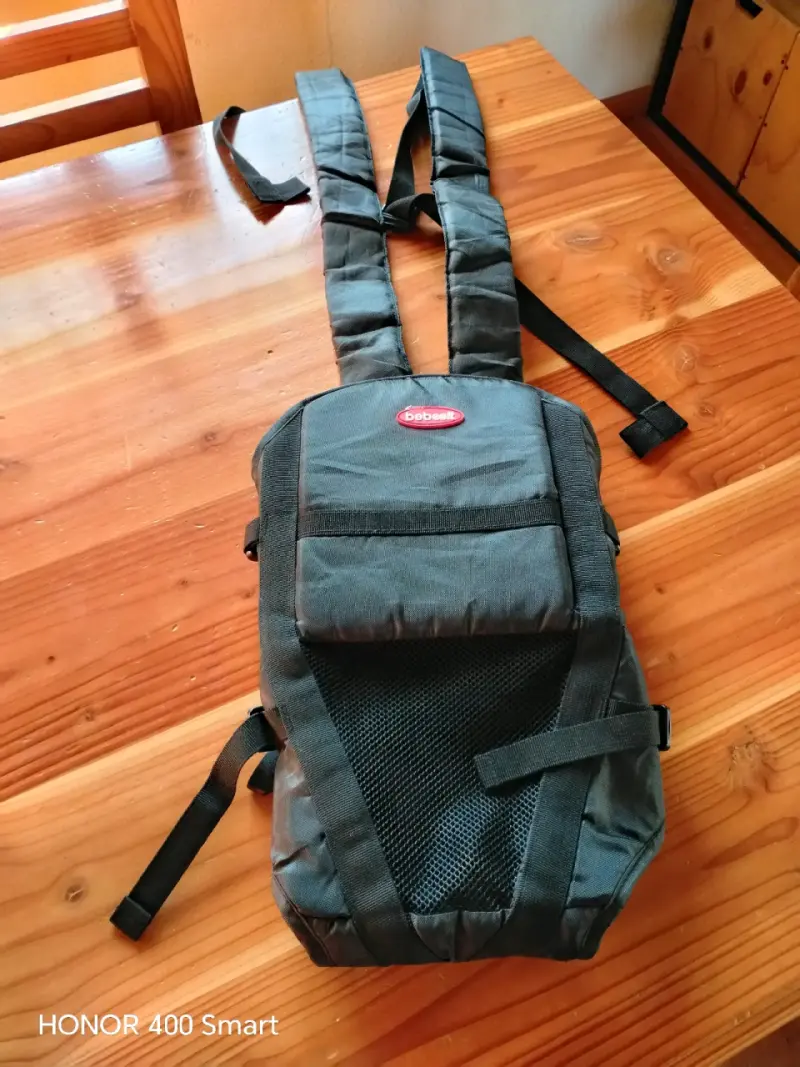 Mochila portabebé Bebesit negra ajustable - 3