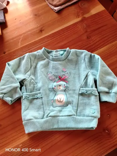 Conjunto de ropa para bebé con diseños florales y de conejito - miniatura 4