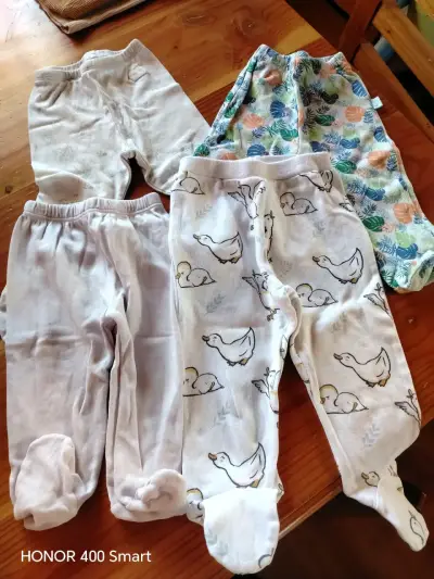 Conjunto de ropa para bebé con diseños florales y de conejito - miniatura 6