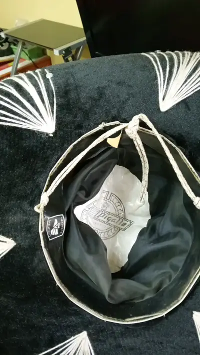 Sombrero charro mexicano negro con bordados plateados - miniatura 6