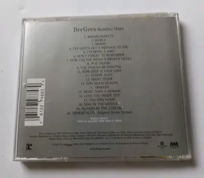 CD Bee Gees Number Ones en buen estado - miniatura 2