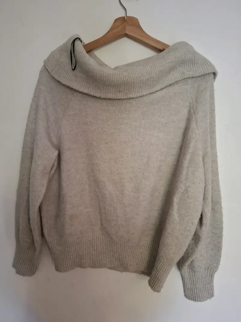 Suéter de lana beige con cuello amplio Talla S - 3