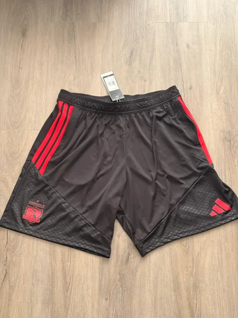 Short entrenamiento Colo-Colo Adidas negros 2026 - 1