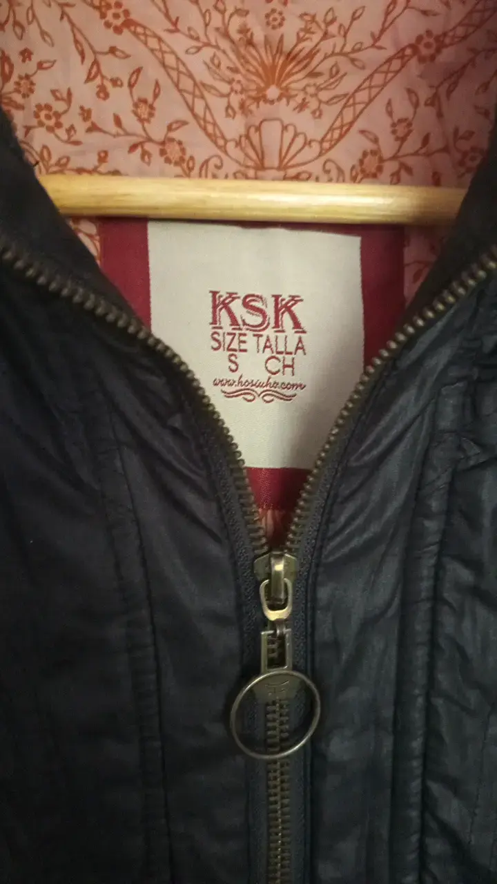 Chaqueta negra Kosiuko. - 2