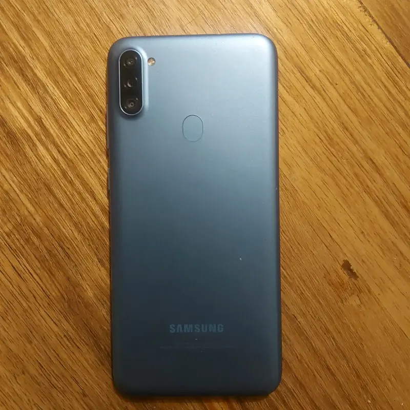 Smartphone Samsung Galaxy A11 en buen estado - 2